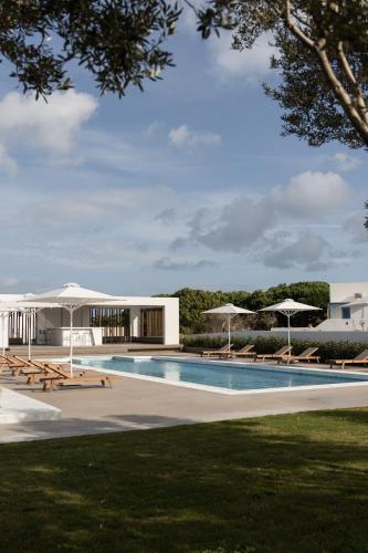 tzanis resort