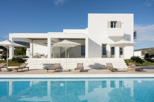 tzanis resort