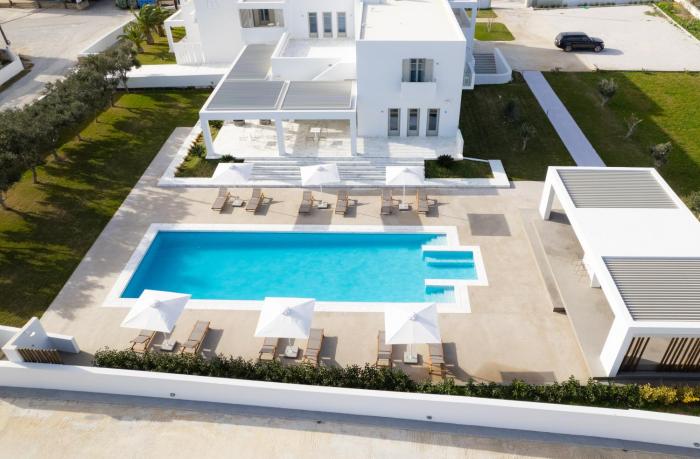 tzanis resort