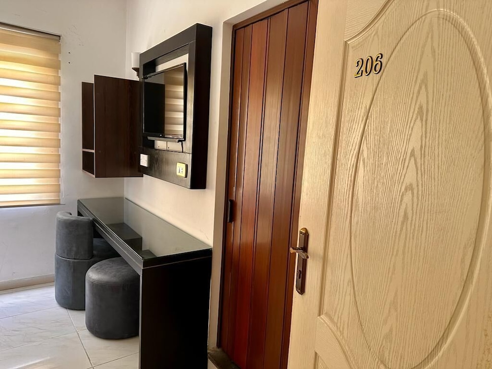 petra town check inn