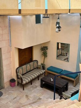 petra town check inn