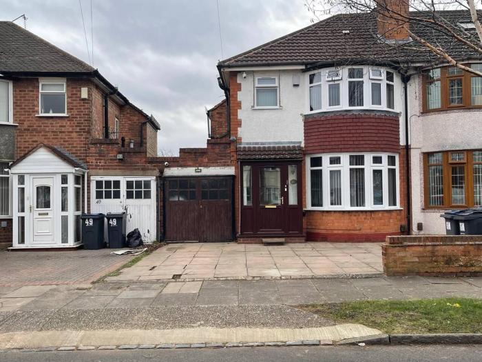 impeccable 3 bed house in birmingham