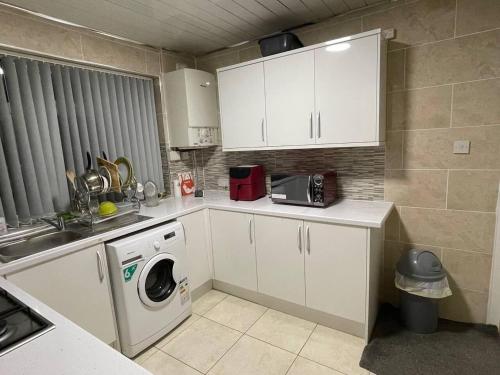 impeccable 3 bed house in birmingham