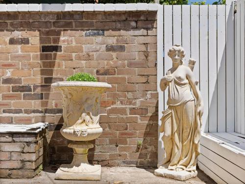 venus potts point hostel women only