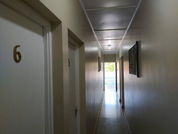 entire 6 bedroom villa free parking with fast wifi