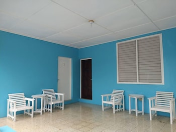 entire 6 bedroom villa free parking with fast wifi