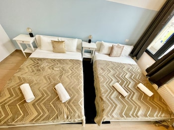 one lux stay near fashion district