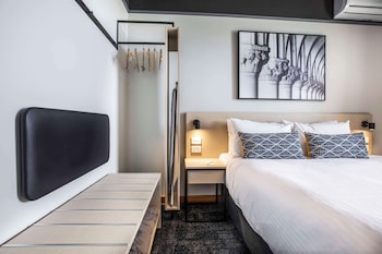 nightcap at empire hotel