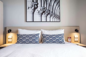 nightcap at empire hotel