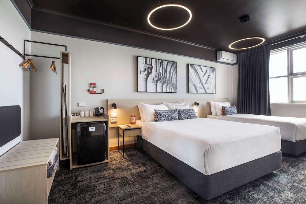 nightcap at empire hotel