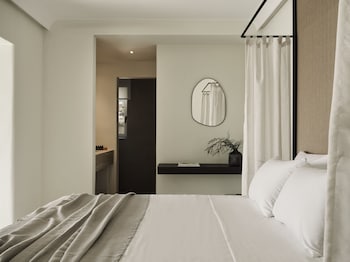 ezio bo luxury living
