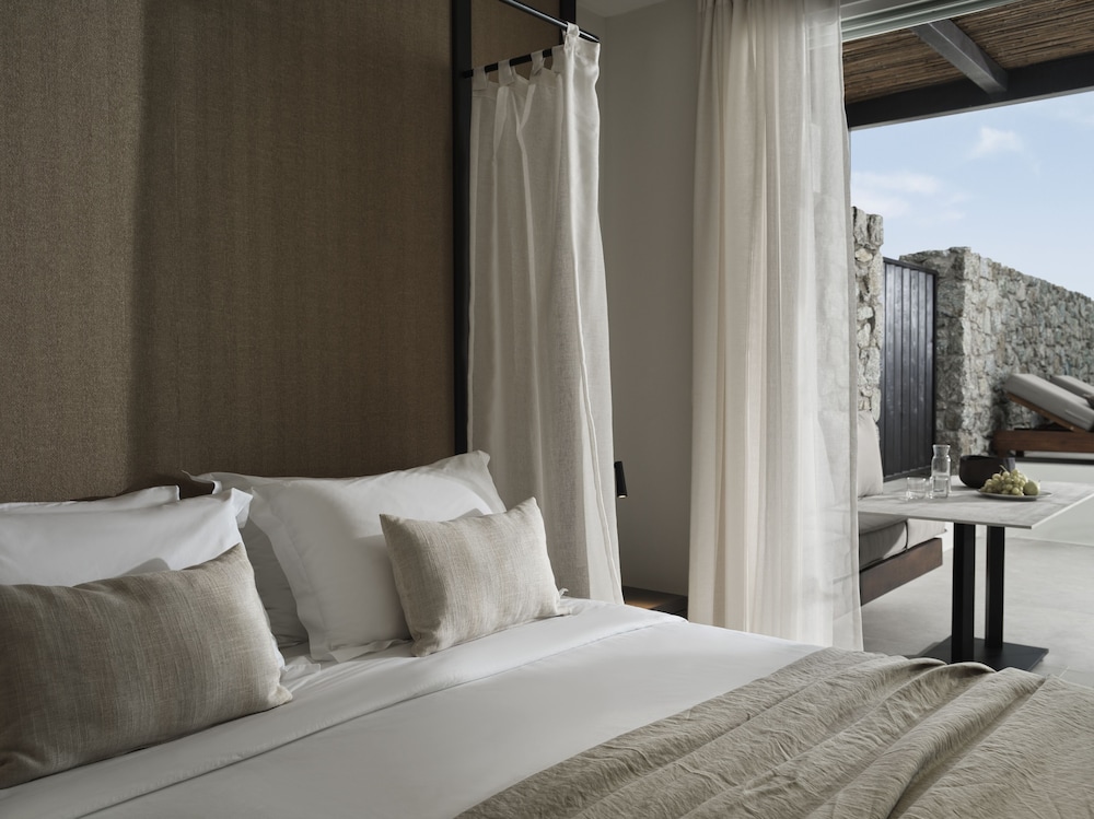 ezio bo luxury living