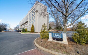 315@Loso Hotel,United States Of America>>Charlotte,2 star