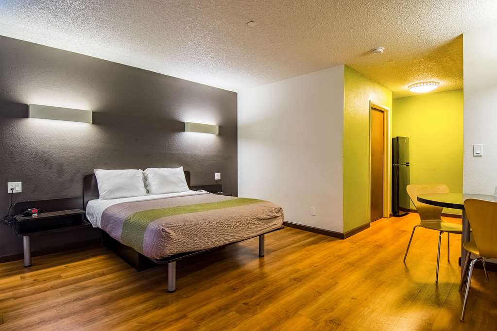 studio 6 cypress ca