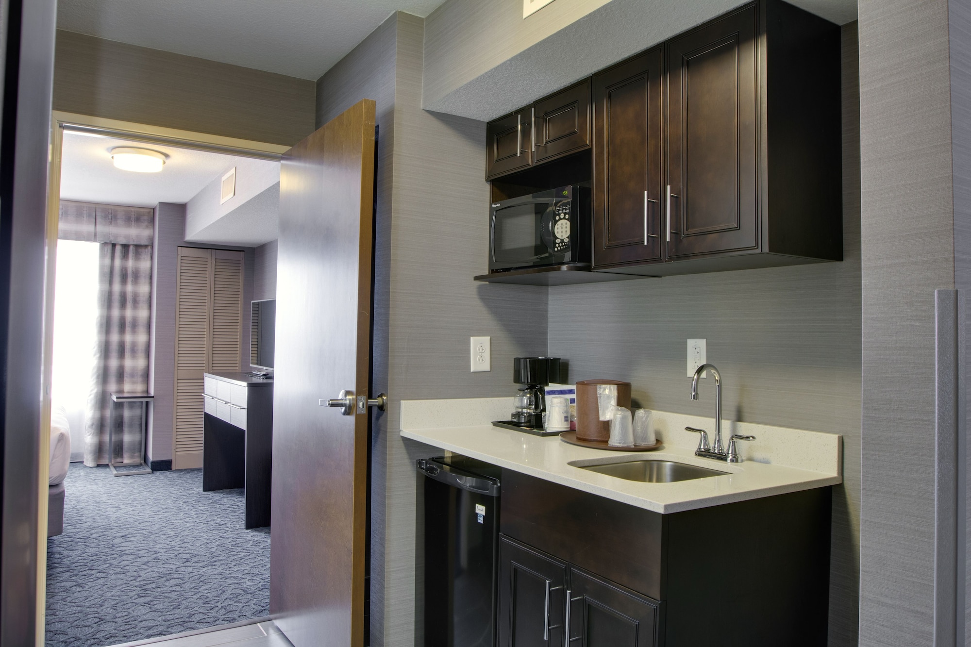holiday inn express and suites sidney by ihg