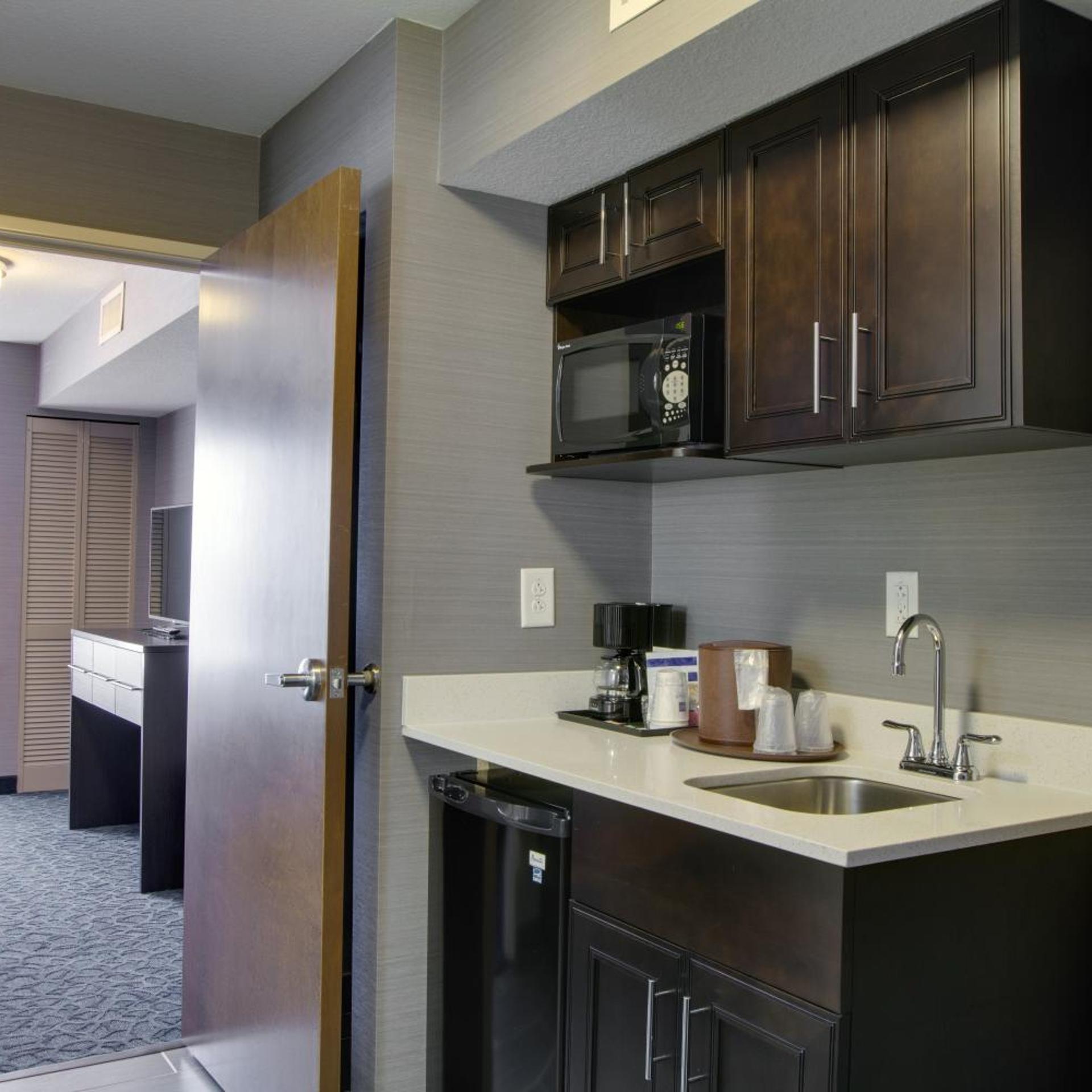 holiday inn express and suites sidney by ihg
