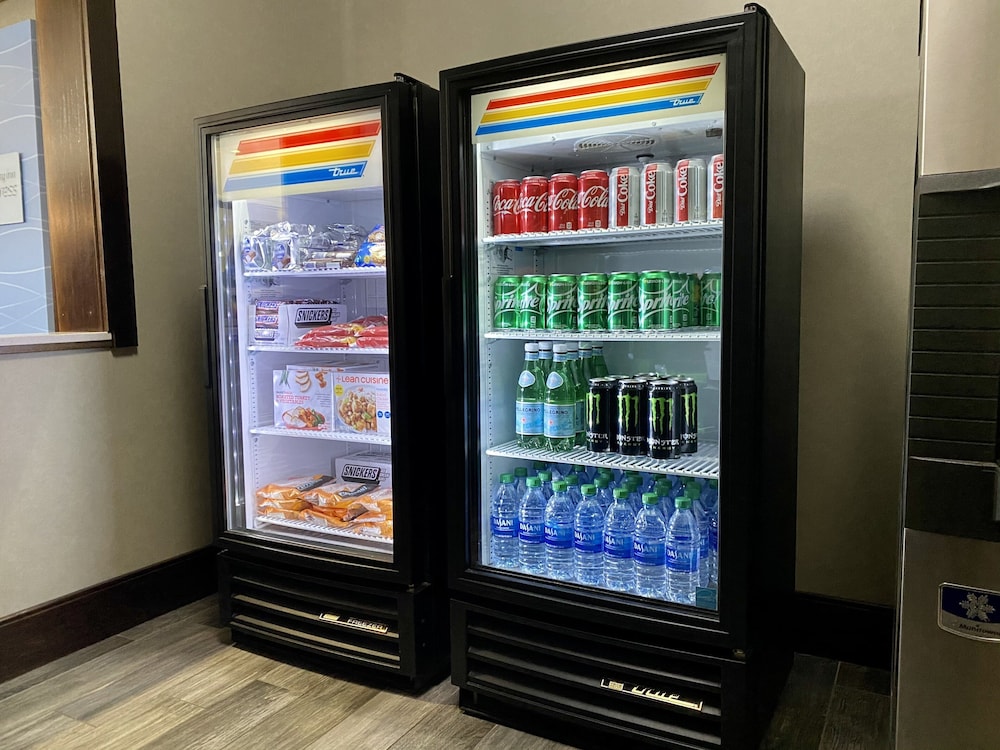 holiday inn express and suites sidney by ihg