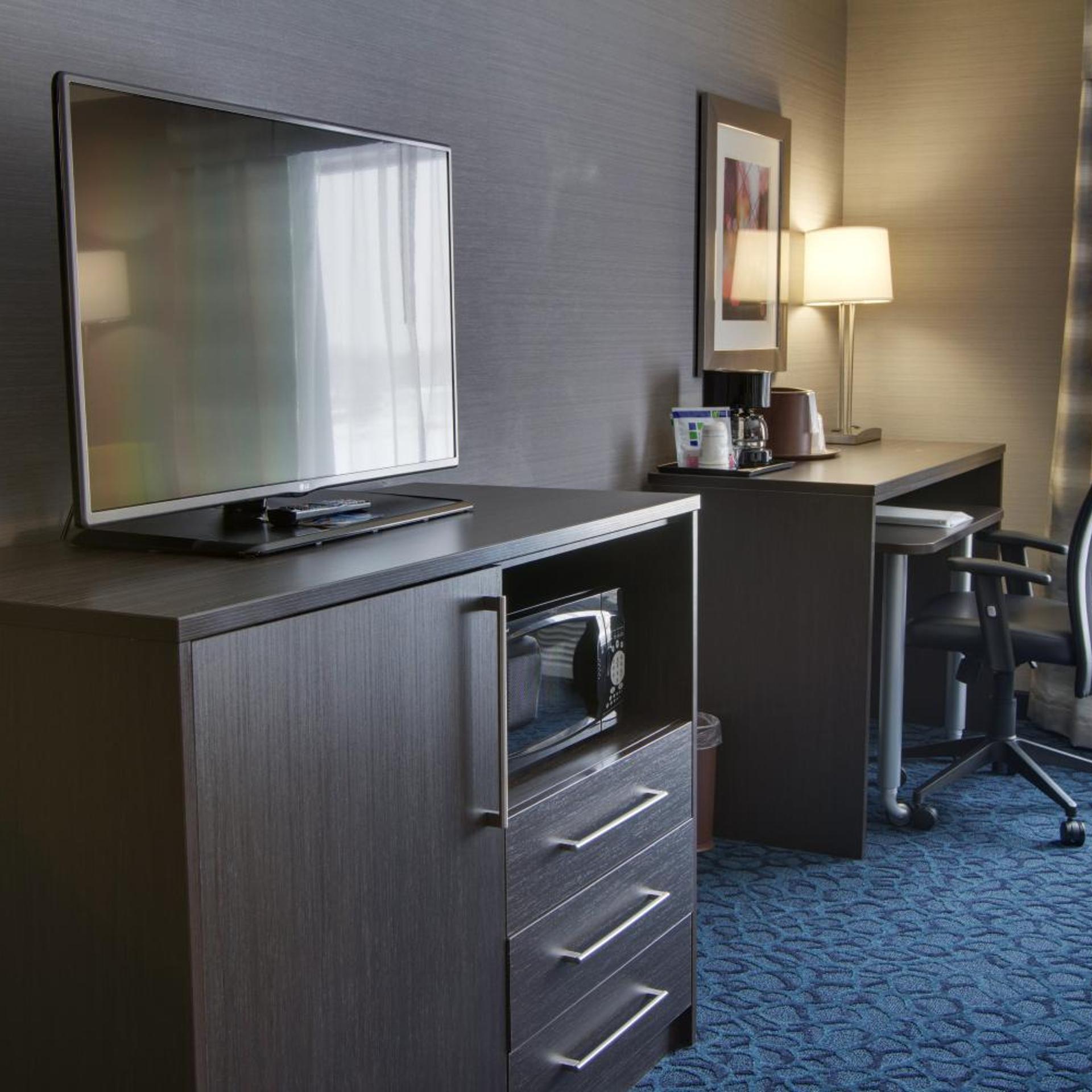 holiday inn express and suites sidney by ihg