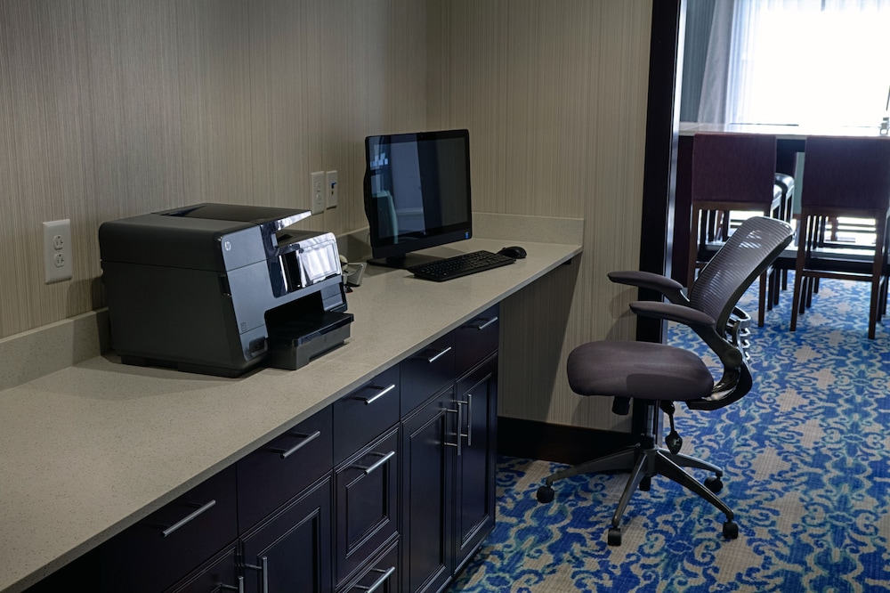 holiday inn express and suites sidney by ihg