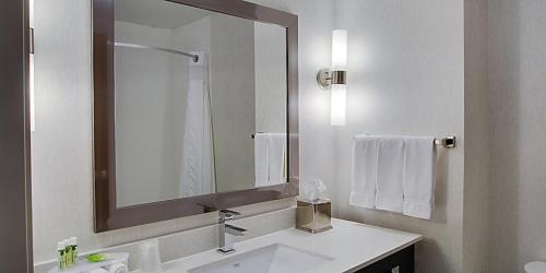 holiday inn express and suites sidney by ihg
