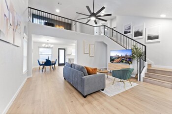 remote work friendly king beds fast wifi 3br