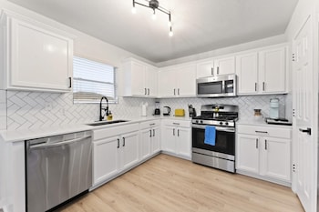 remote work friendly king beds fast wifi 3br