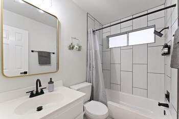 remote work friendly king beds fast wifi 3br