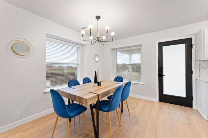 remote work friendly king beds fast wifi 3br