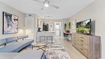 efficiency studio close to downtown and domain