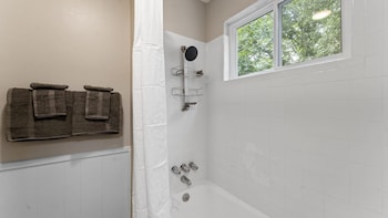 efficiency studio close to downtown and domain