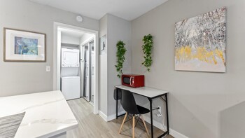 efficiency studio close to downtown and domain