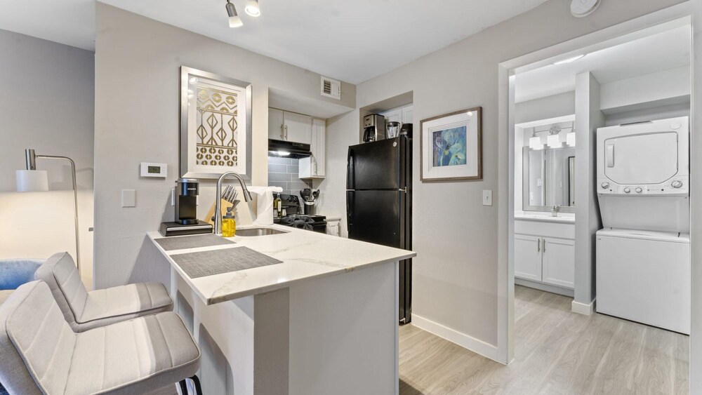 efficiency studio close to downtown and domain