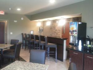 cobblestone inn and suites avoca