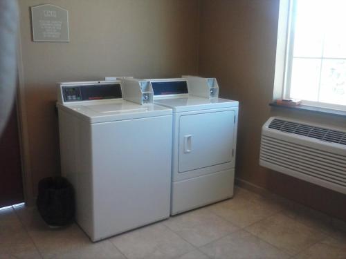 cobblestone inn and suites avoca