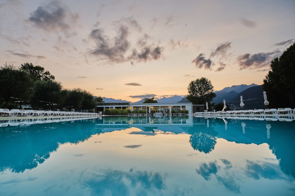 seven park hotel lake como adults only