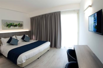 seven park hotel lake como adults only