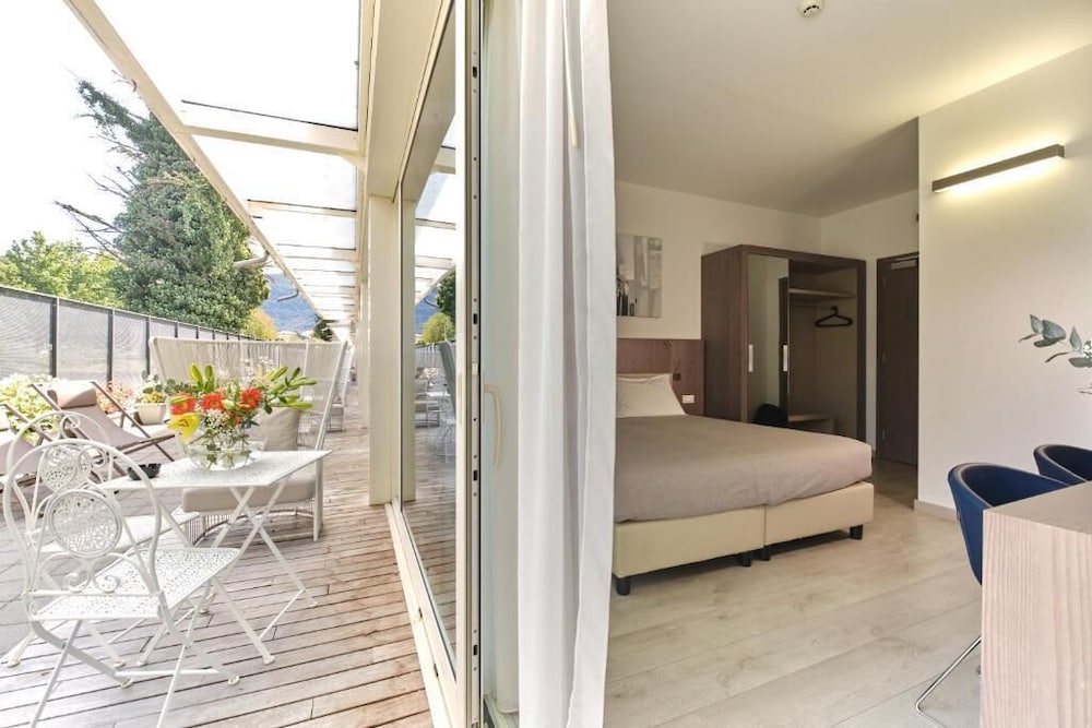 seven park hotel lake como adults only