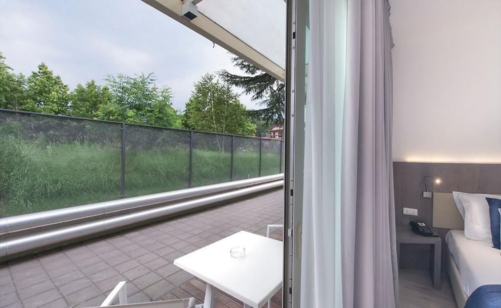 seven park hotel lake como adults only