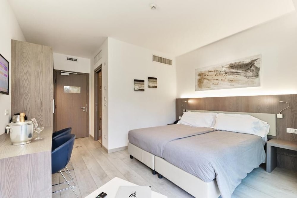 seven park hotel lake como adults only