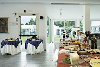 seven park hotel lake como adults only