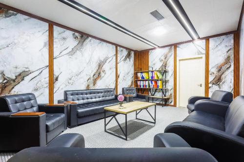 rich park hotel