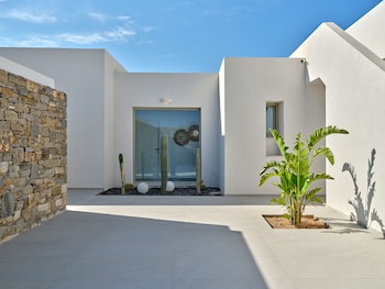 paros