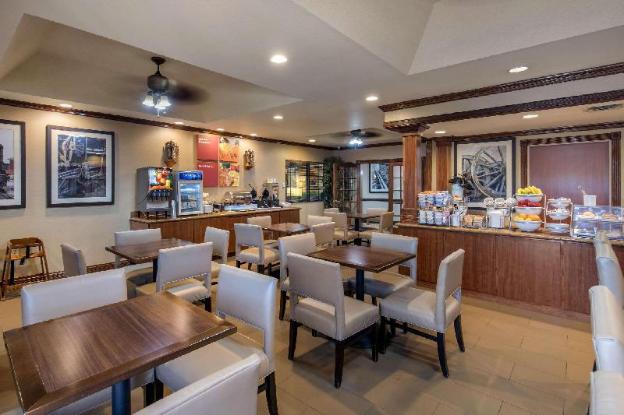 comfort suites marshall