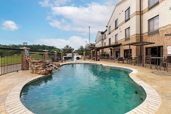 comfort suites marshall