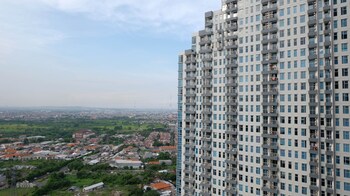 aesthetic 2br connected to mall at supermall mansion apartment