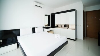 spacious 3br apartment connected to cito mall at aryaduta residence surabaya