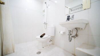 homey 2br with extra room at taman beverly apartment