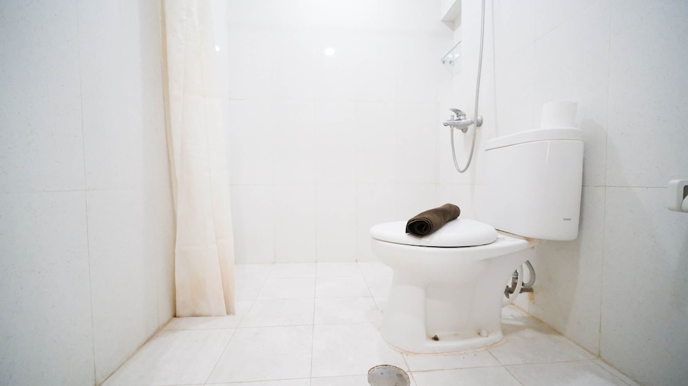 homey 2br with extra room at taman beverly apartment