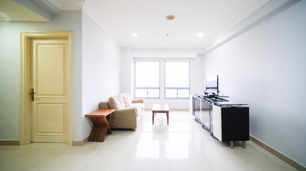 homey 2br with extra room at taman beverly apartment