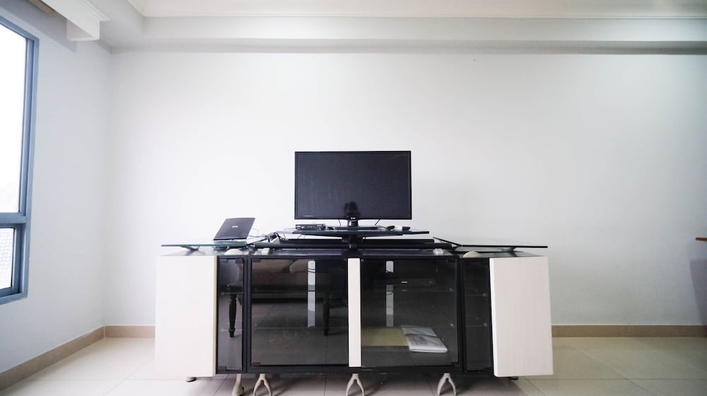 homey 2br with extra room at taman beverly apartment